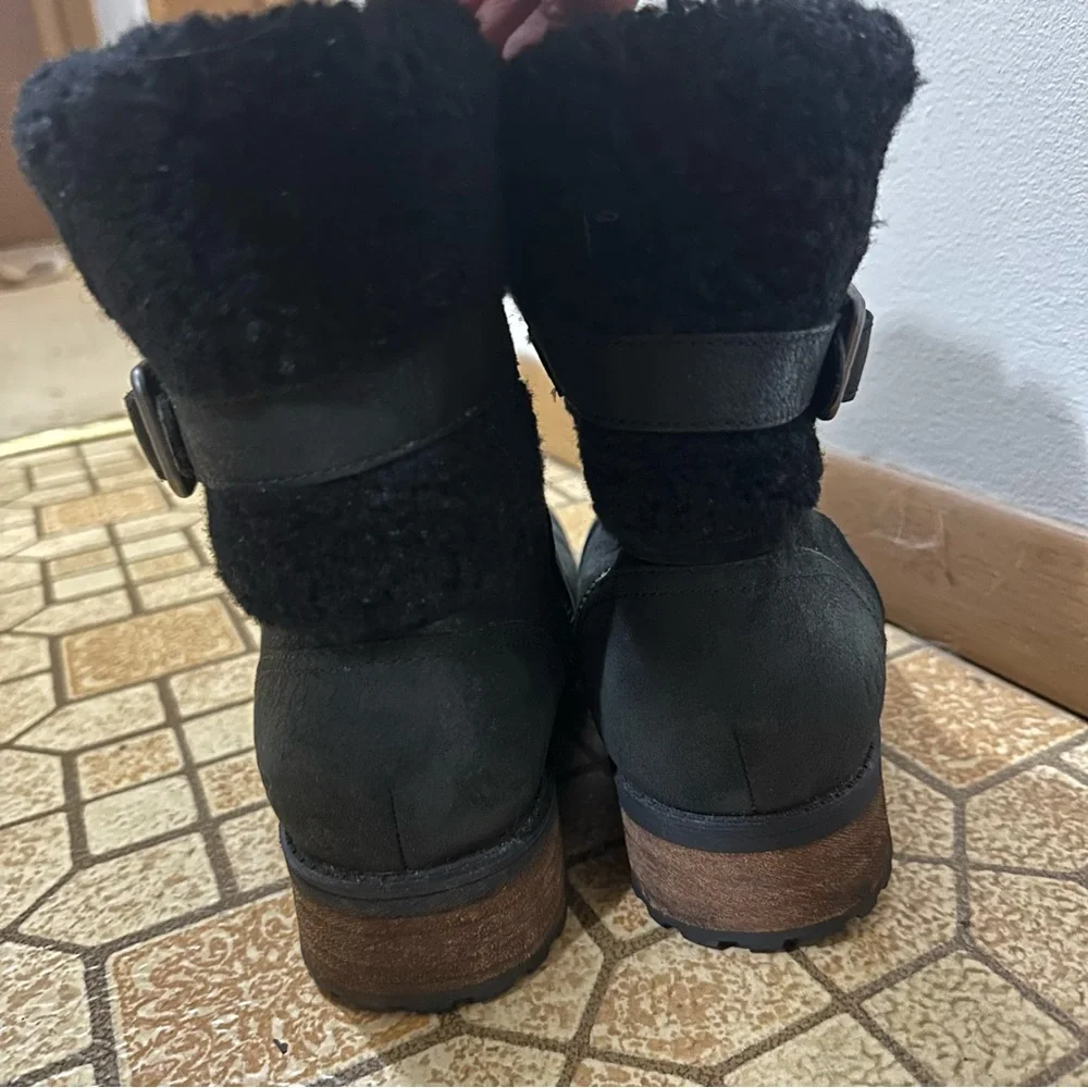 UGG Australia Blayre II Black Leather Fur Boots‎ Womens Size 7